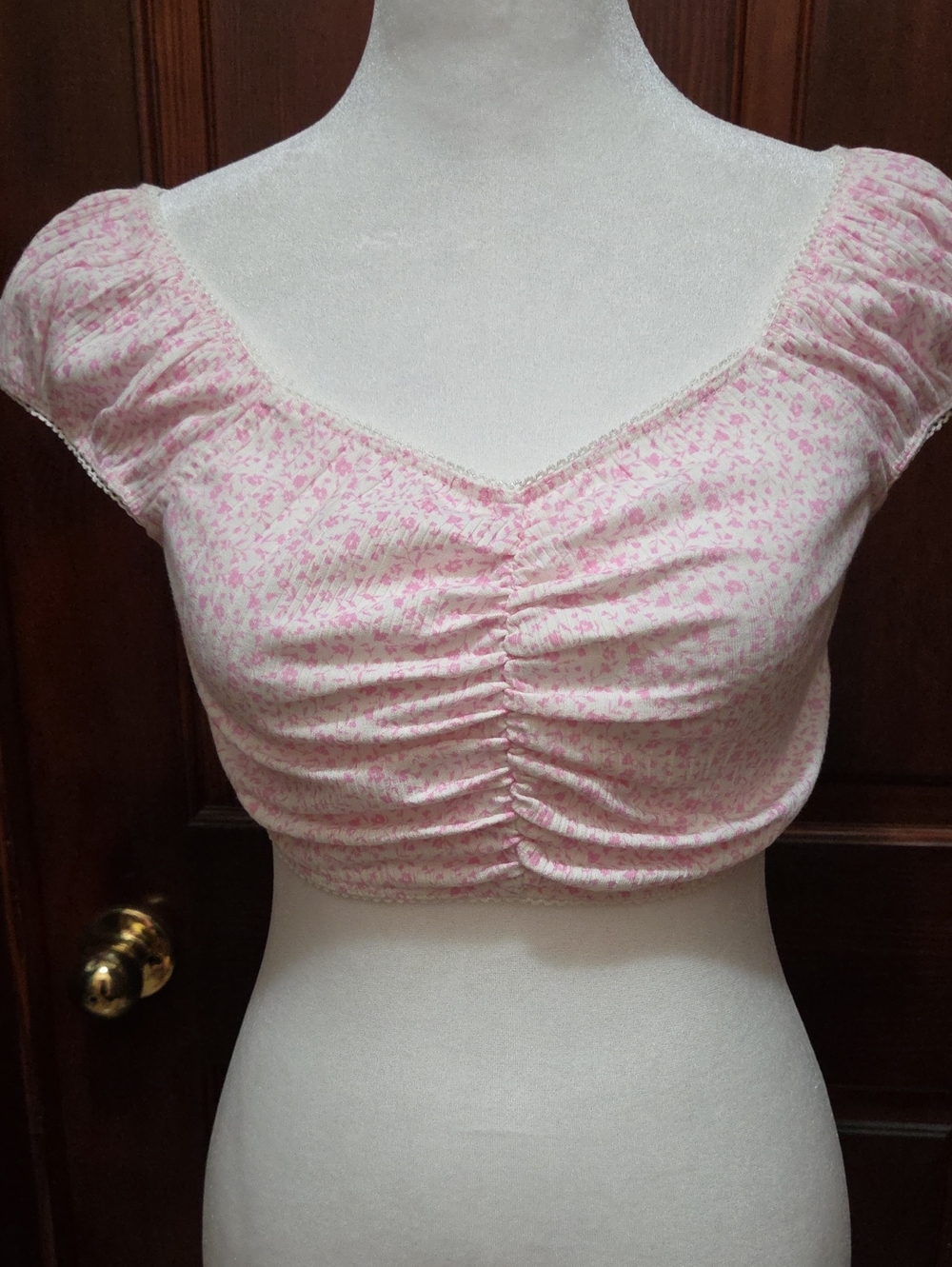 Forever 21 Pink Ruched Floral Sweetheart Crop Top